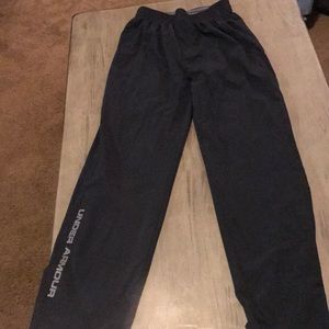 Under armour sport track pants like new